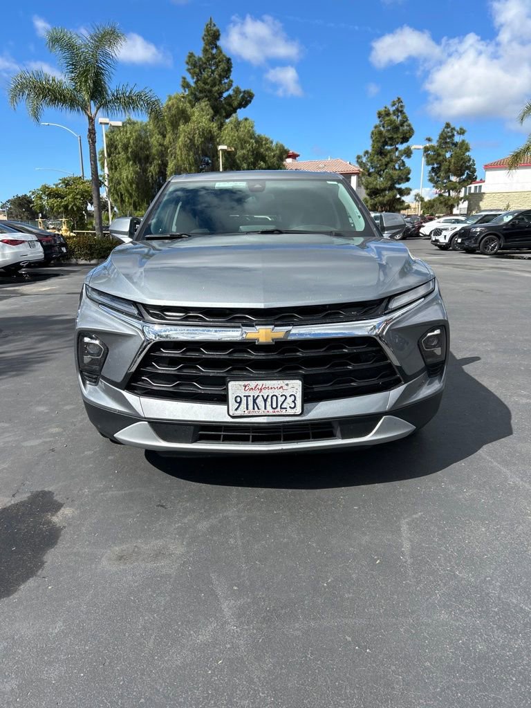 Used 2025 Chevrolet Blazer LT image 2