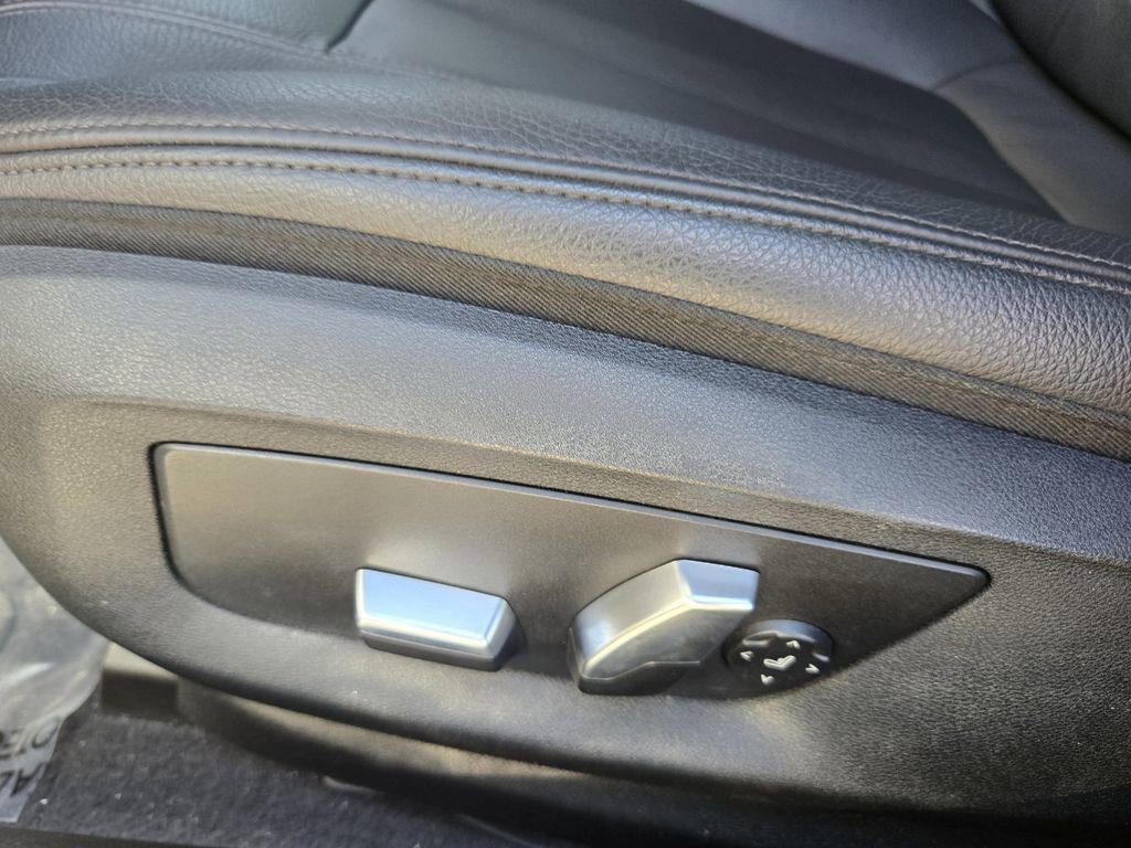 Used 2019 BMW 740i xDrive 740i xDrive w/ M Sport Package image 22