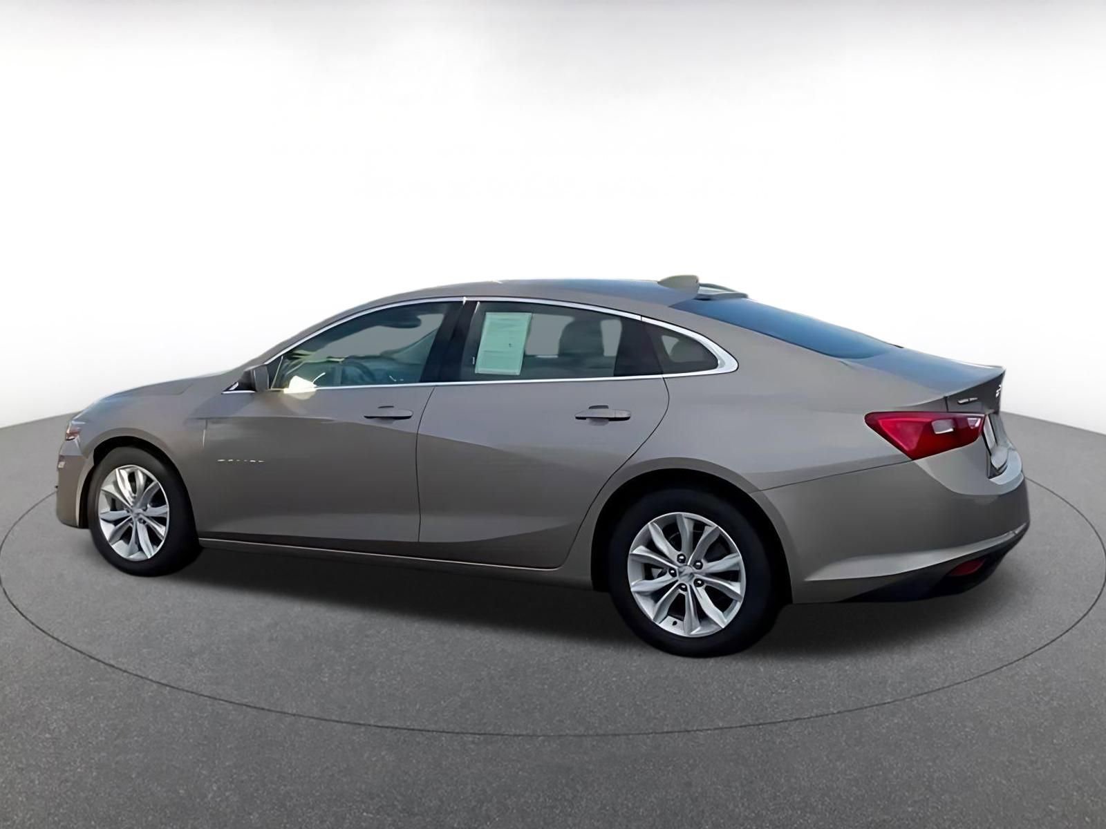 Used 2024 Chevrolet Malibu LT FWD image 11