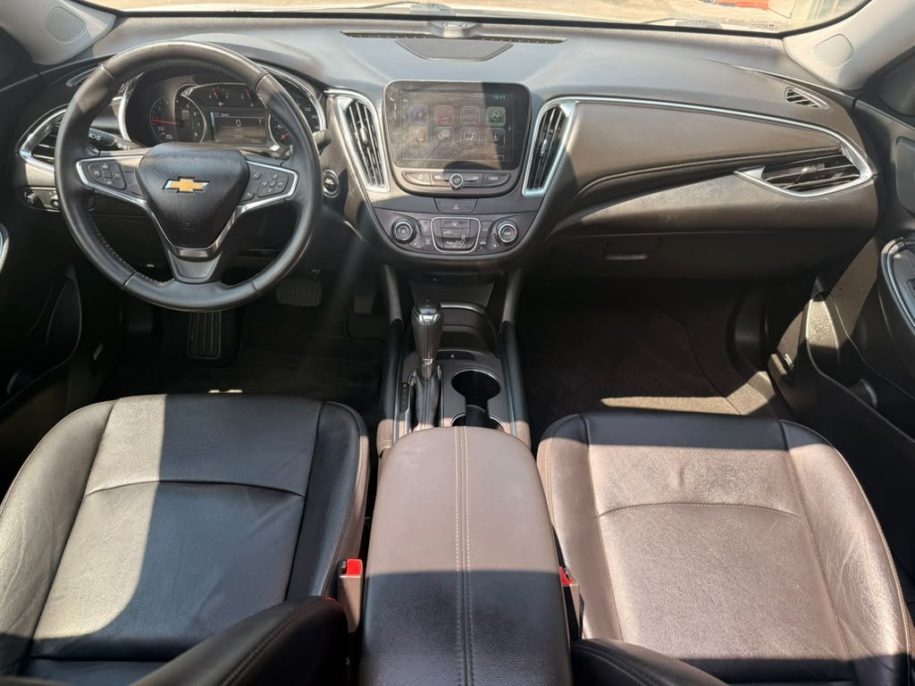 Used 2018 Chevrolet Malibu LT w/ Leather Package FWD image 18