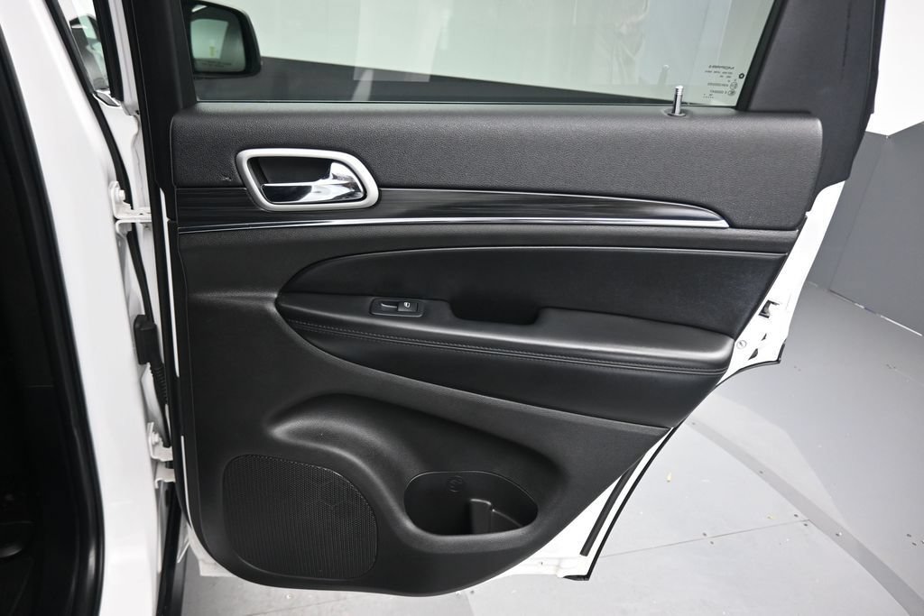 Used 2020 Jeep Grand Cherokee Limited AWD/4WD image 35