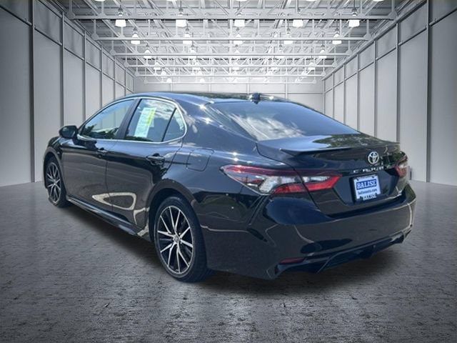 Used 2024 Toyota Camry SE AWD/4WD image 3