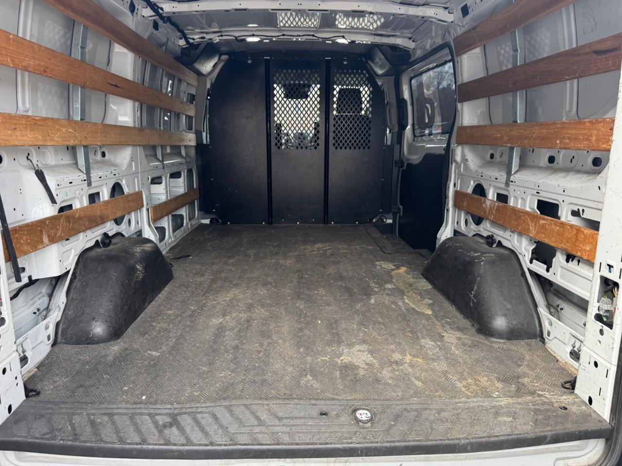 Used 2018 Ford Transit 250 130 Low Roof w/ Exterior Upgrade Package image 22