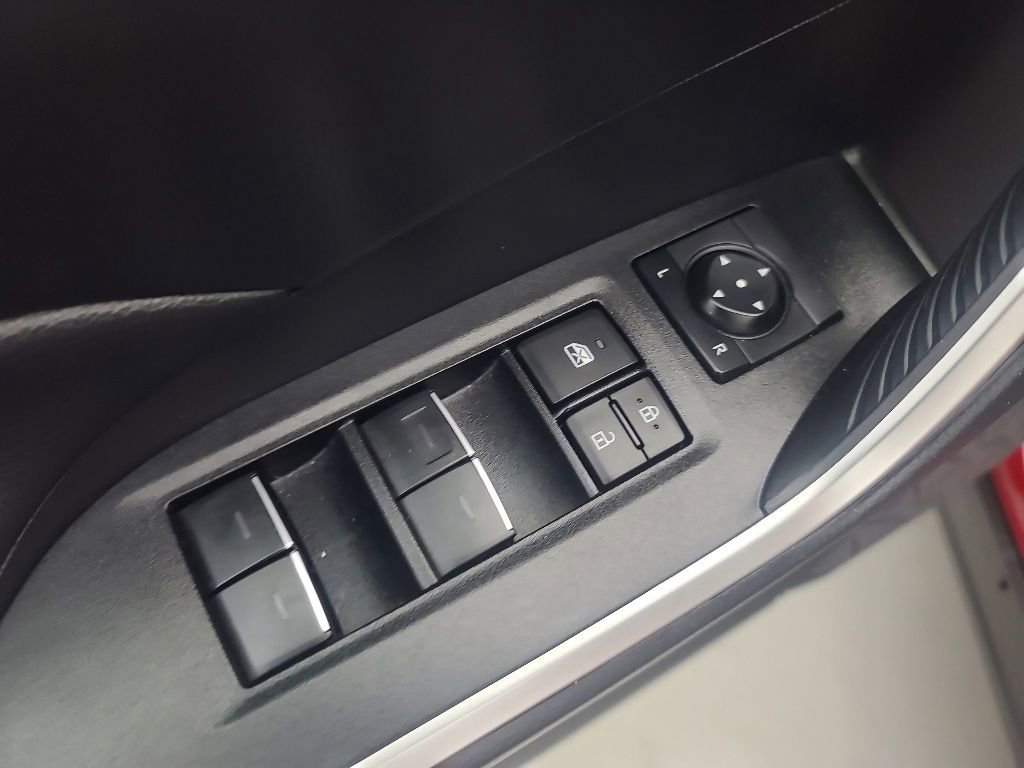 Used 2025 Toyota RAV4 XLE AWD/4WD image 24
