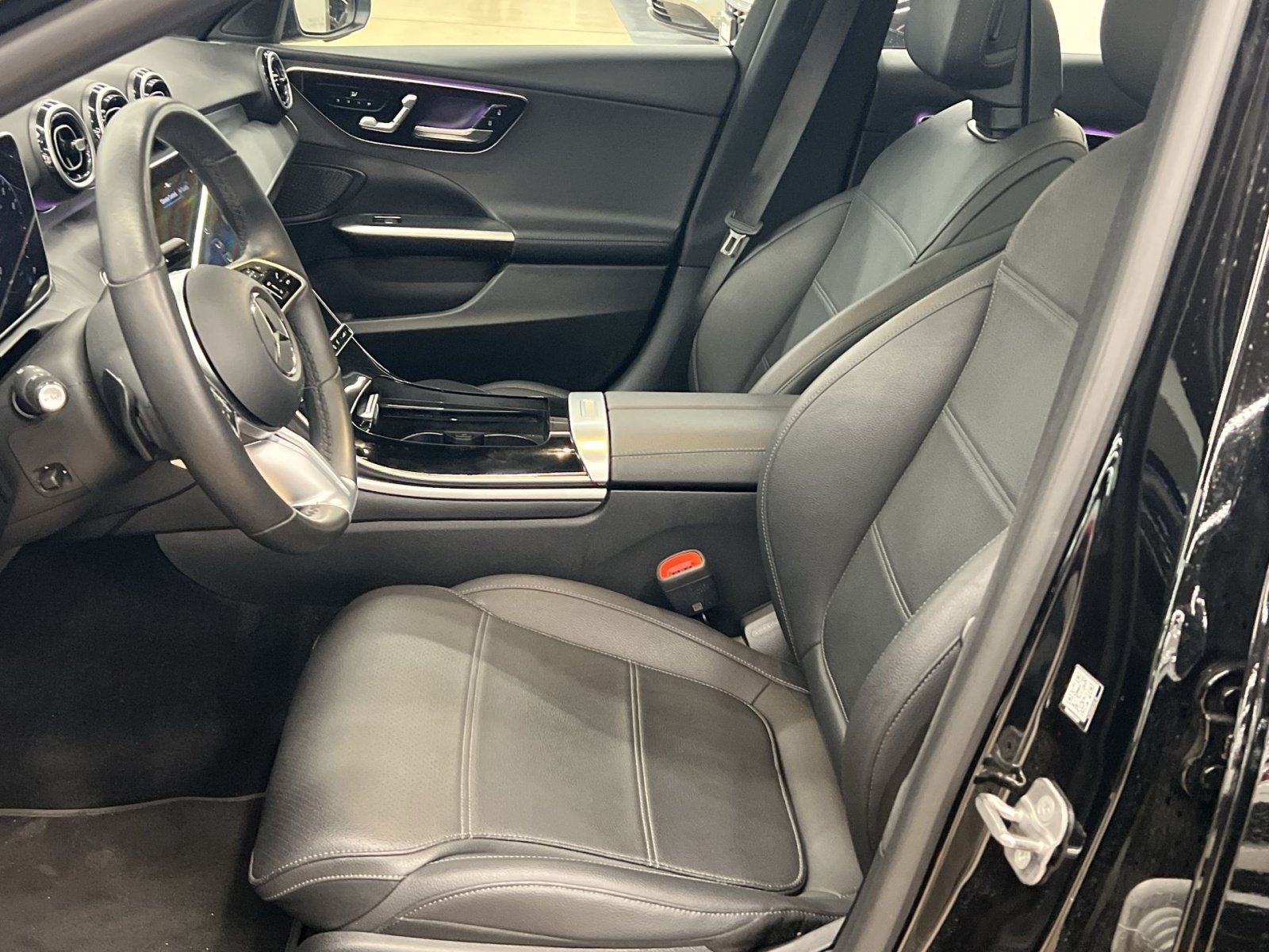 Used 2025 Mercedes-Benz C 300 4MATIC Sedan image 11