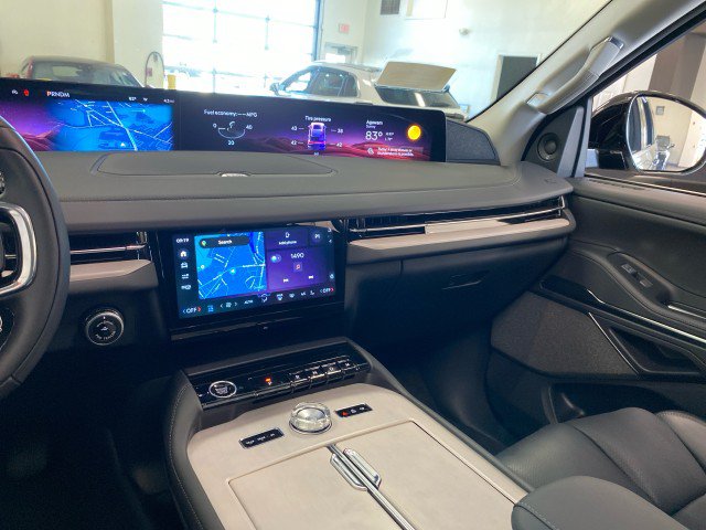 New 2027 Lincoln Navigator Reserve AWD/4WD image 16