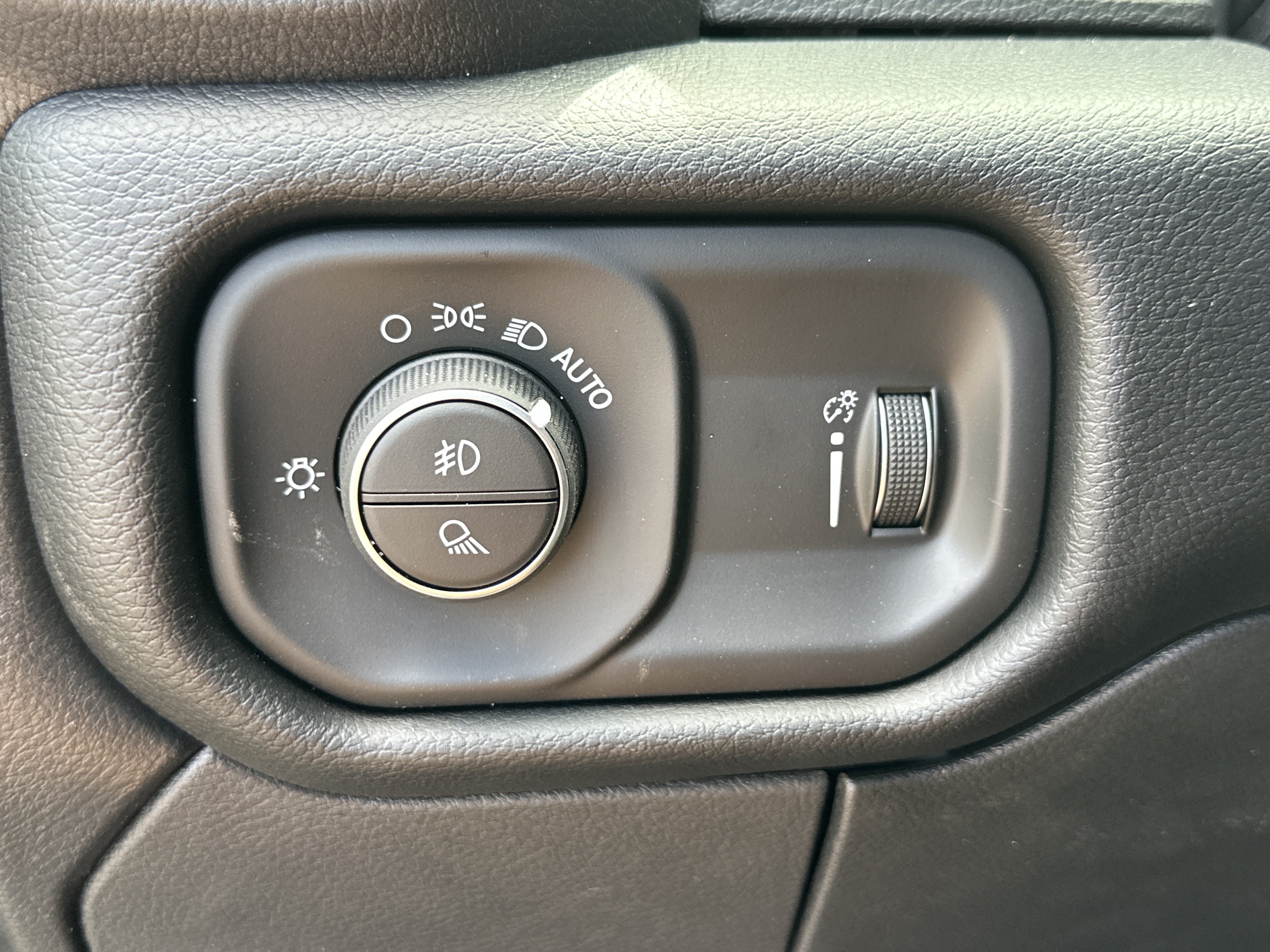 New 2026 RAM 3500 Big Horn AWD/4WD image 13