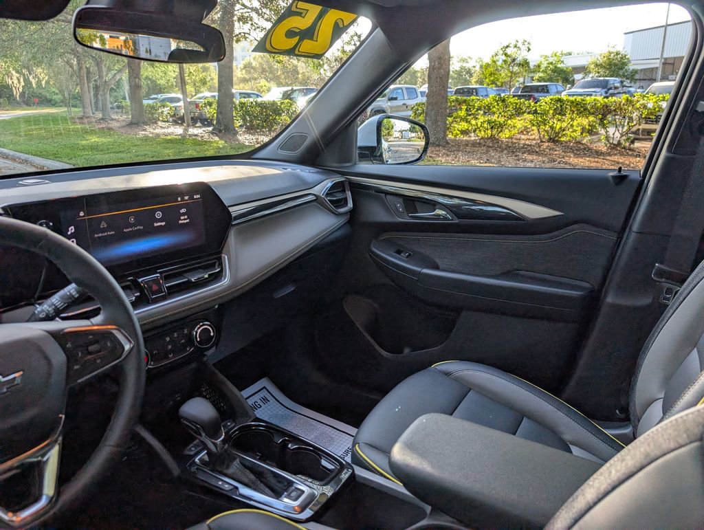Used 2025 Chevrolet TrailBlazer ACTIV w/ Driver Confidence Package FWD image 14