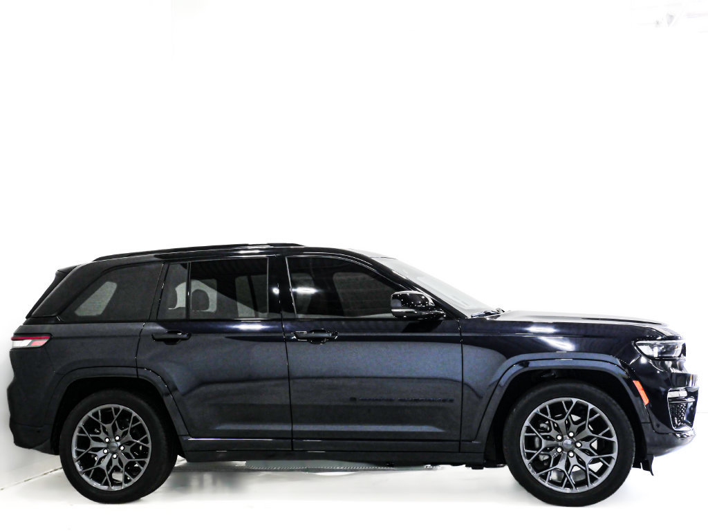 Used 2023 Jeep Grand Cherokee Summit w/ High Altitude Package AWD/4WD image 5