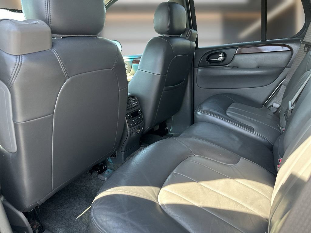 Used 2004 GMC Envoy SLT image 11