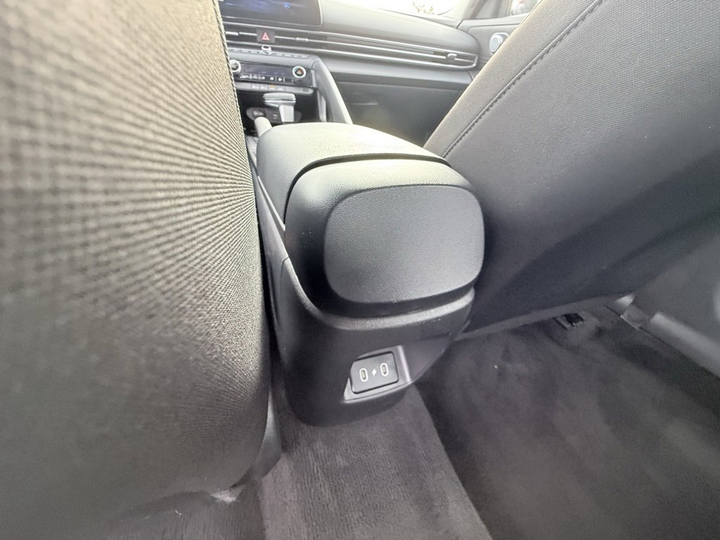 Certified 2024 Hyundai Elantra SEL image 28