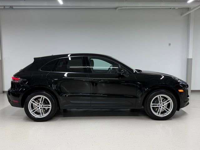 Certified 2023 Porsche Macan image 8