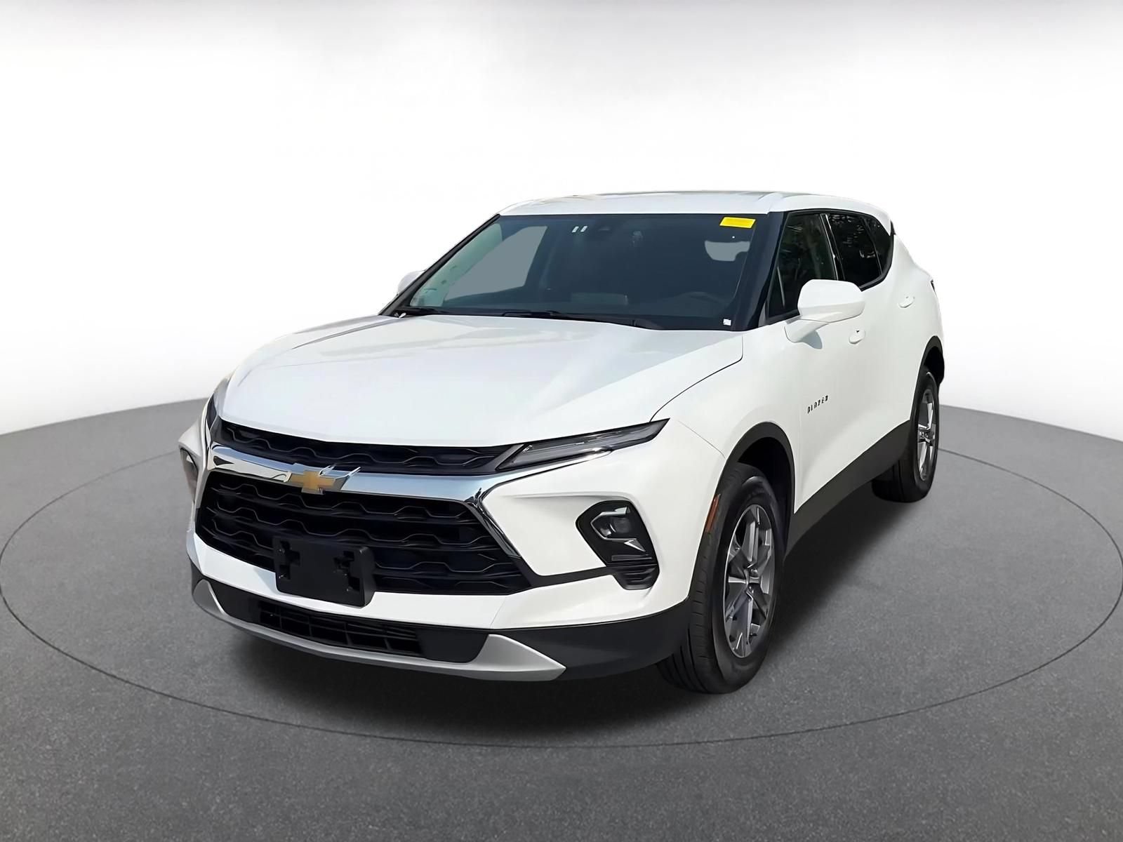 Used 2025 Chevrolet Blazer LT FWD image 4