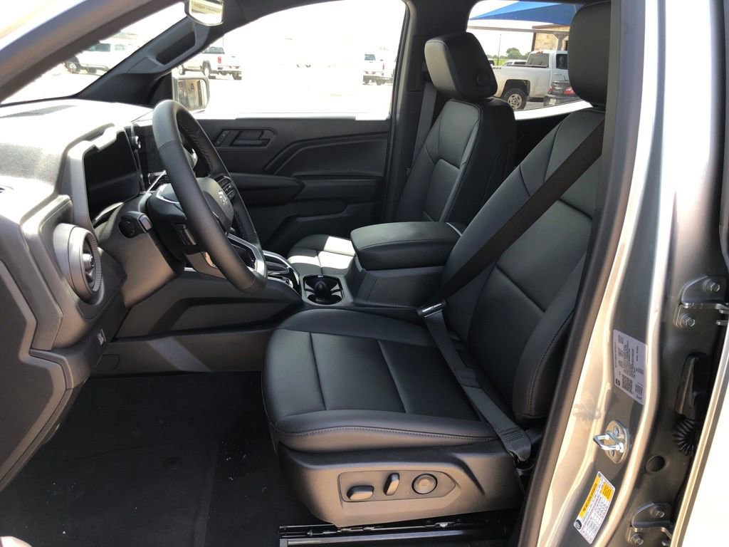 New 2025 Chevrolet Colorado Trail Boss w/ Midnight Edition AWD/4WD image 12