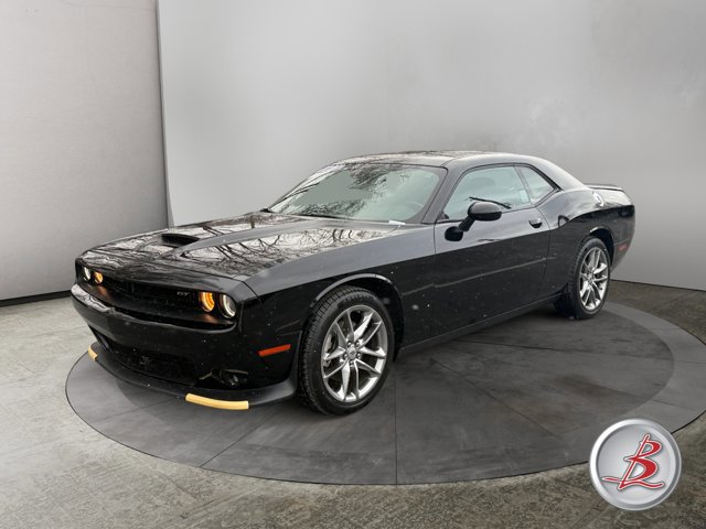 Used 2022 Dodge Challenger GT image 3