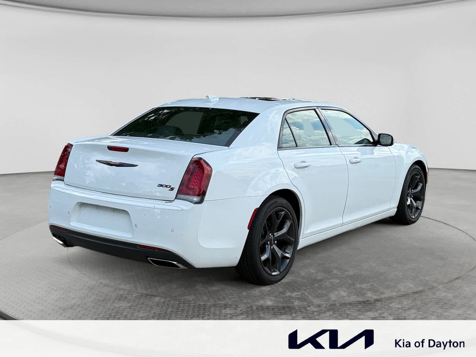 Used 2022 Chrysler 300 S RWD image 5