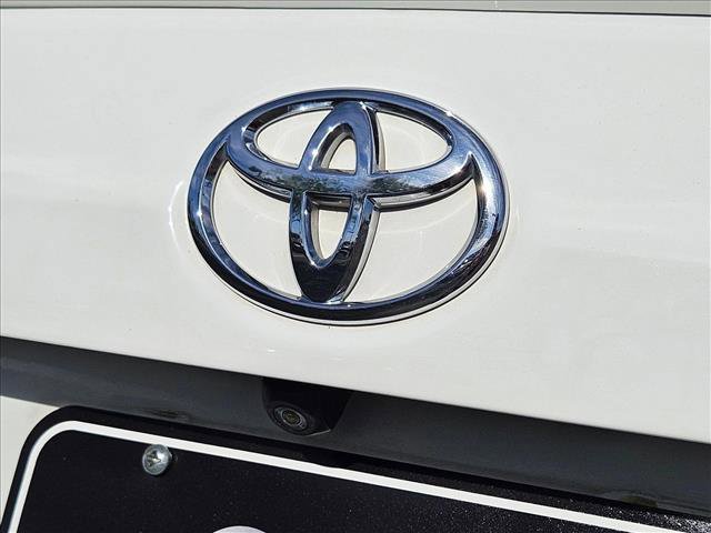 Used 2018 Toyota Corolla SE w/ SE Premium Package FWD image 29