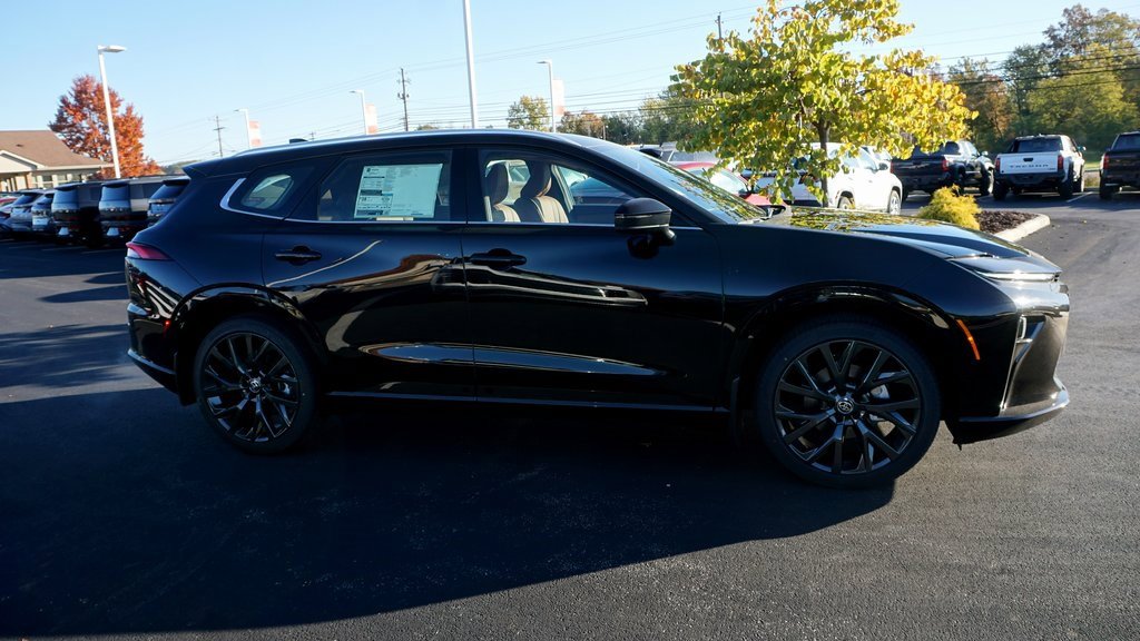 New 2025 Toyota Crown Signia image 4