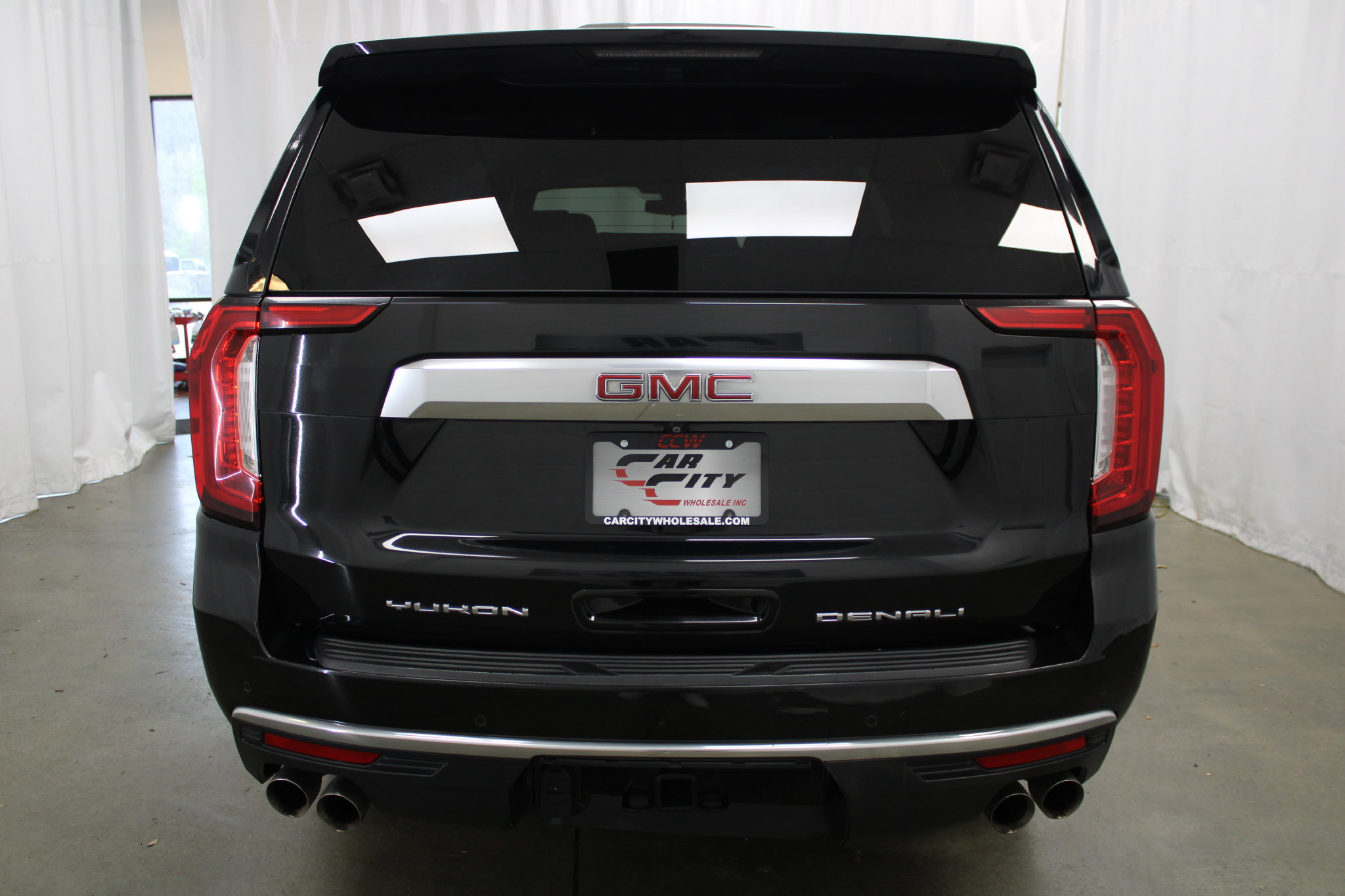 Used 2022 GMC Yukon XL Denali AWD/4WD image 6