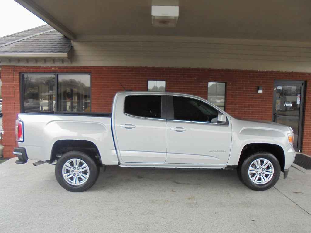 Used 2019 GMC Canyon SLE w/ SLE Convenience Package image 2