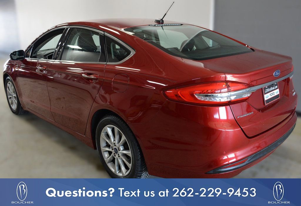 Certified 2017 Ford Fusion SE w/ Fusion SE Technology Package image 3