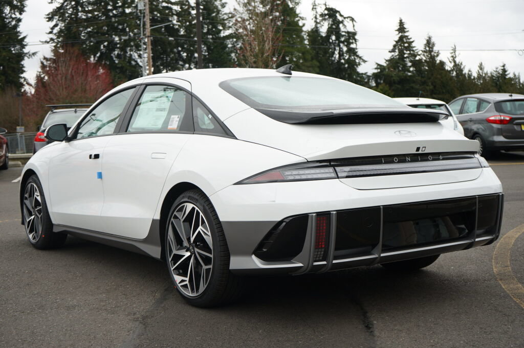 New 2025 Hyundai Ioniq 6 SEL AWD/4WD image 3