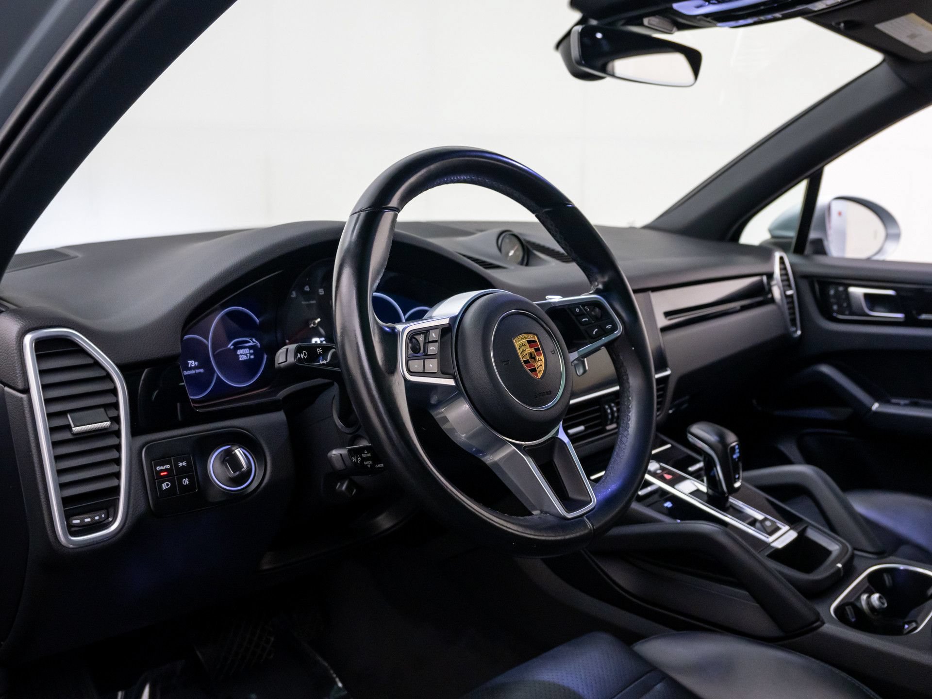 Certified 2023 Porsche Cayenne AWD/4WD image 4