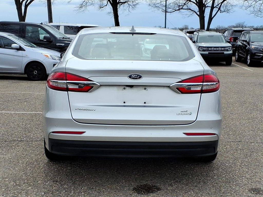 Used 2019 Ford Fusion SE image 4