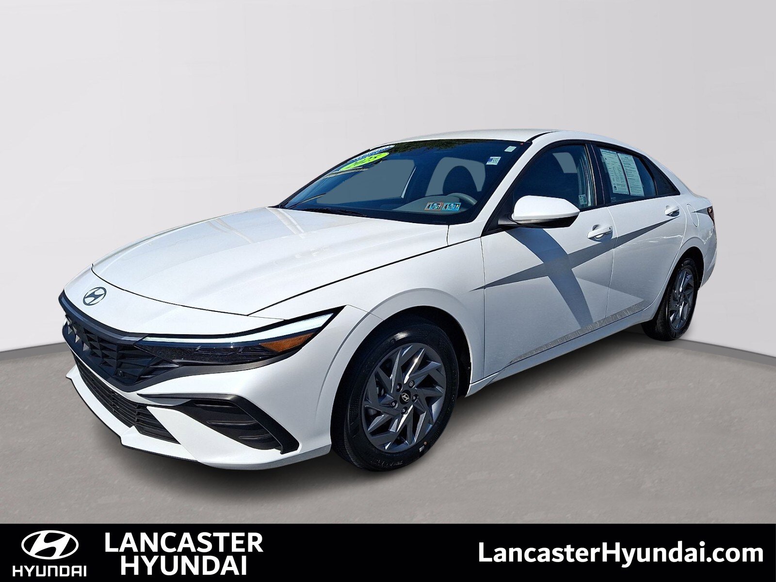 Certified 2025 Hyundai Elantra Hybrid w/ Cargo Package