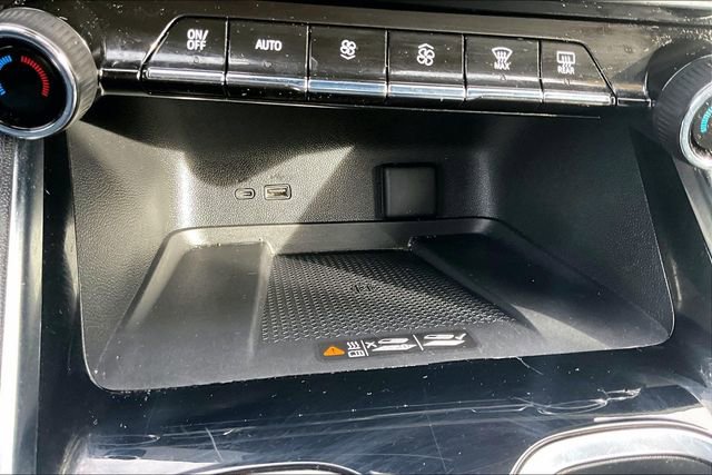 Used 2025 Chevrolet Traverse LT image 35