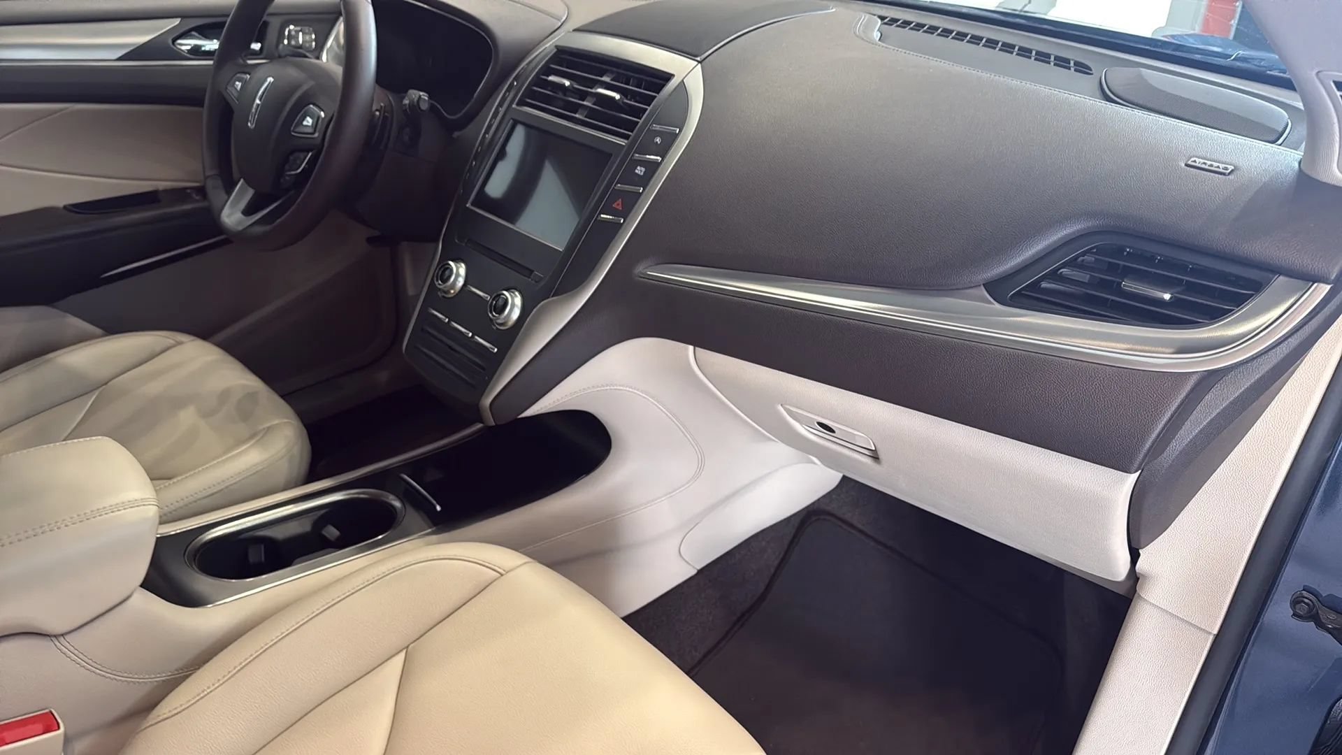 Used 2018 Lincoln MKC Premiere FWD image 40