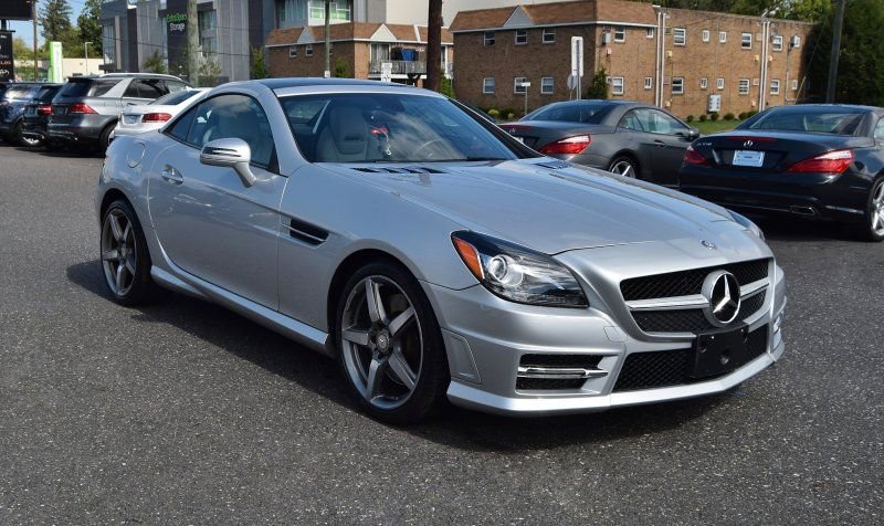 Used 2015 Mercedes-Benz SLK 250 w/ Premium Package image 8