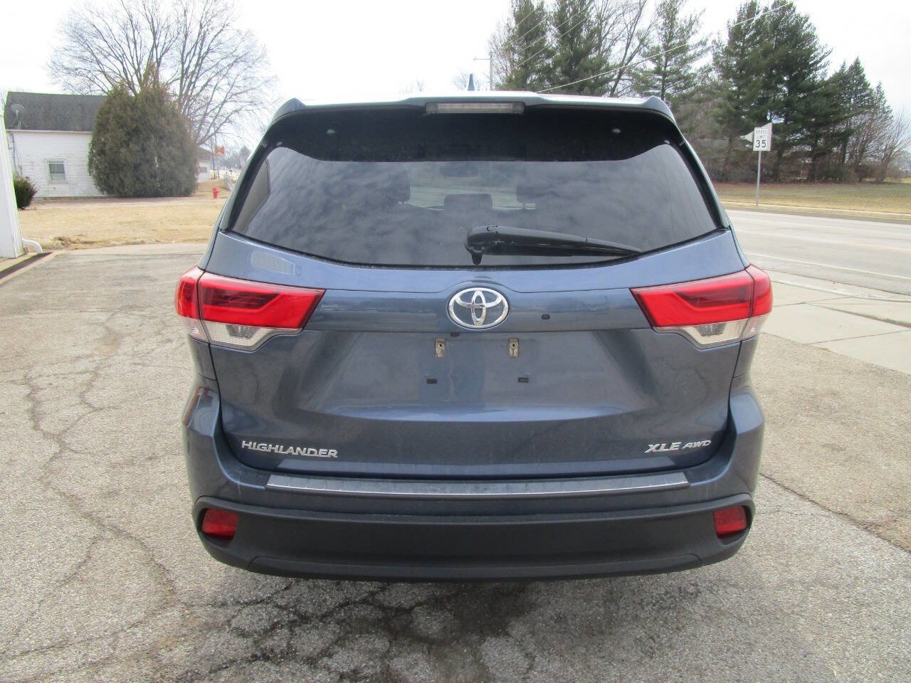 Used 2017 Toyota Highlander XLE w/ Protection Package #3 image 4