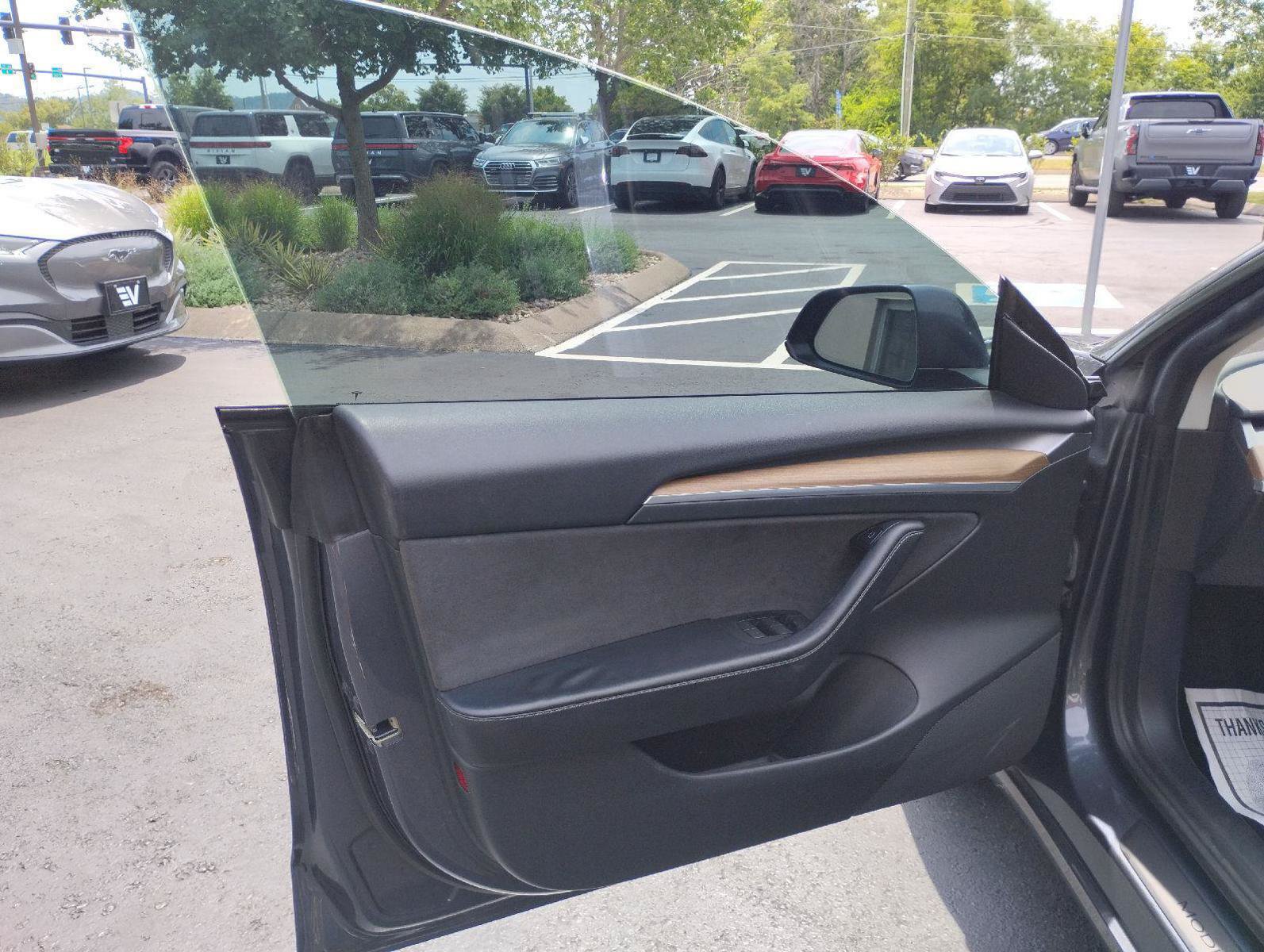 Used 2021 Tesla Model 3 Standard Range Plus RWD image 10