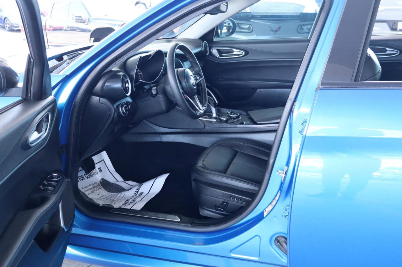 Used 2018 Alfa Romeo Giulia RWD image 14