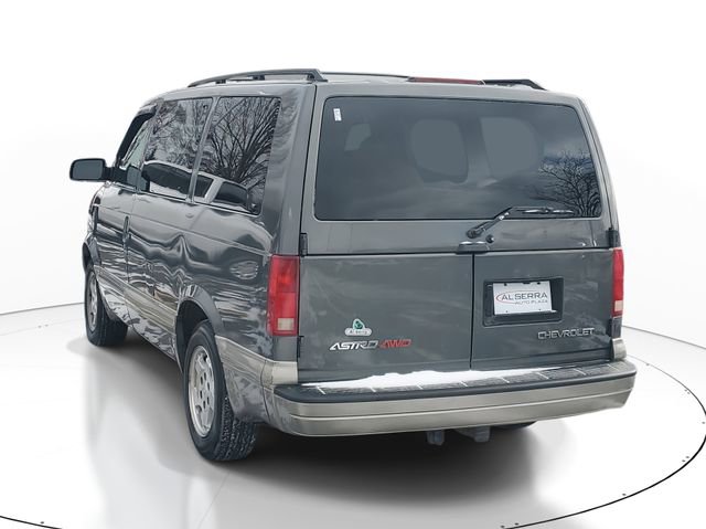 Used 2005 Chevrolet Astro Passenger AWD w/ LS Preferred Equipment Group image 3