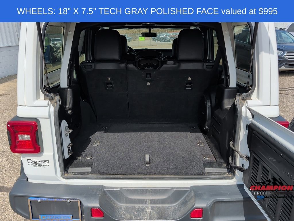 Used 2018 Jeep Wrangler Unlimited Sahara image 12
