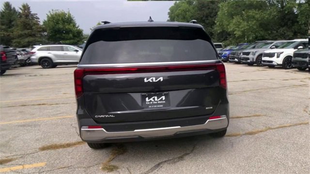 New 2026 Kia Carnival SX image 2