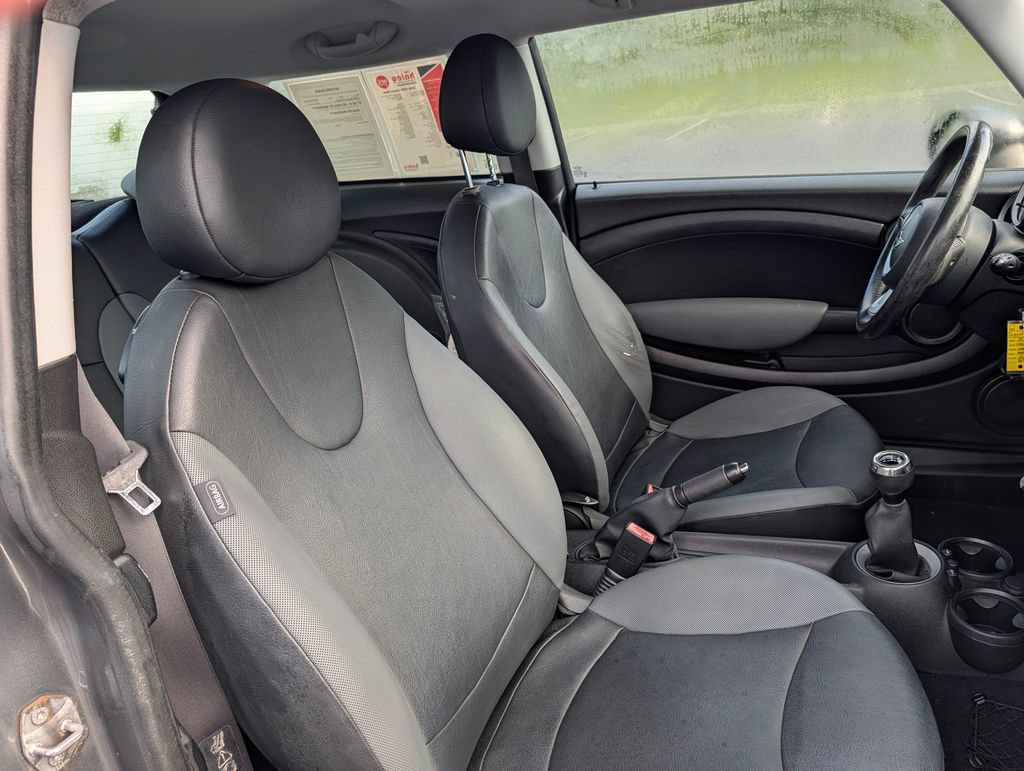 Used 2010 MINI Cooper Hardtop FWD image 13