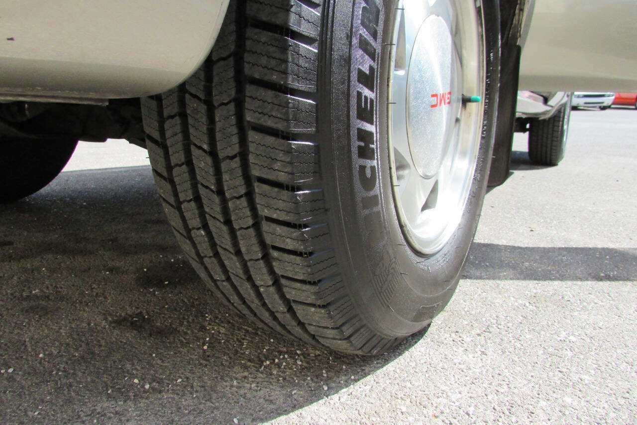 Used 2003 GMC Sonoma SLS image 24