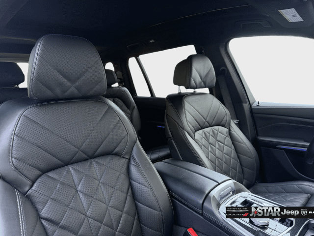 Used 2025 BMW X7 xDrive40i w/ M Sport Package AWD/4WD image 13