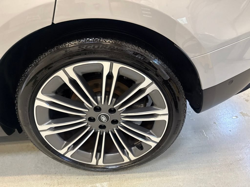 Used 2025 Land Rover Range Rover Sport SE AWD/4WD image 10