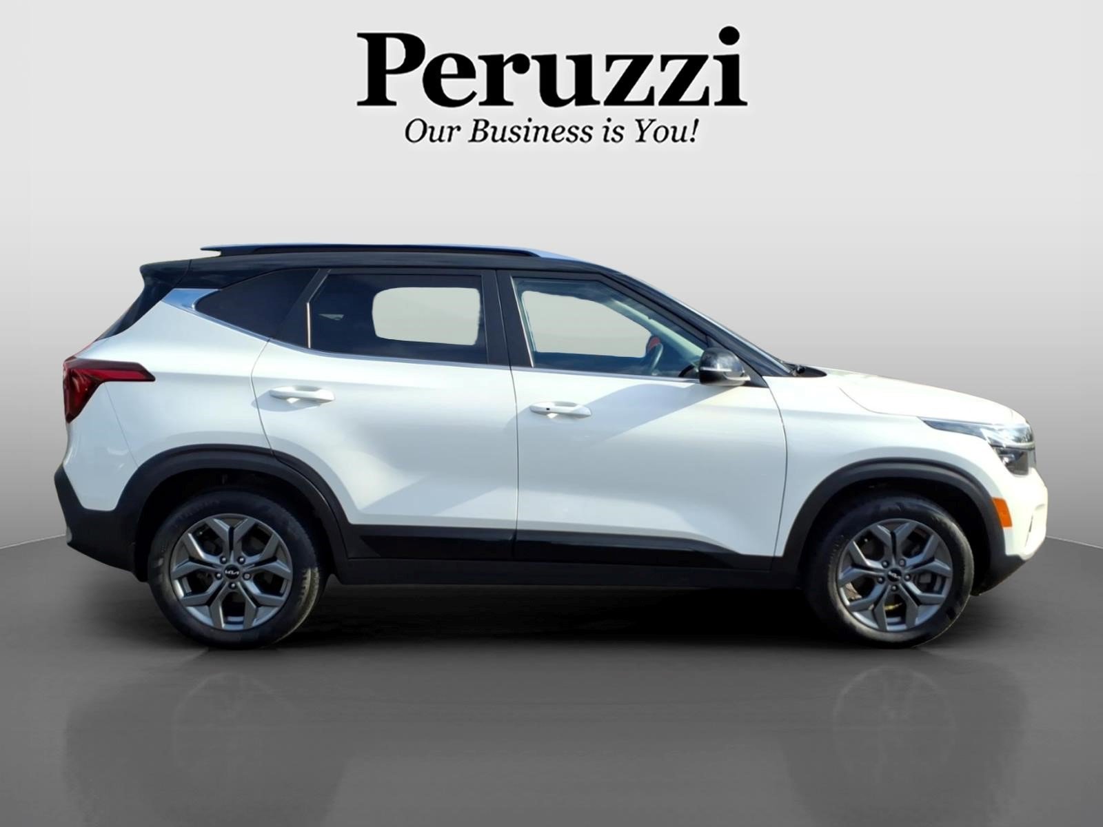Used 2024 Kia Seltos S AWD/4WD image 2