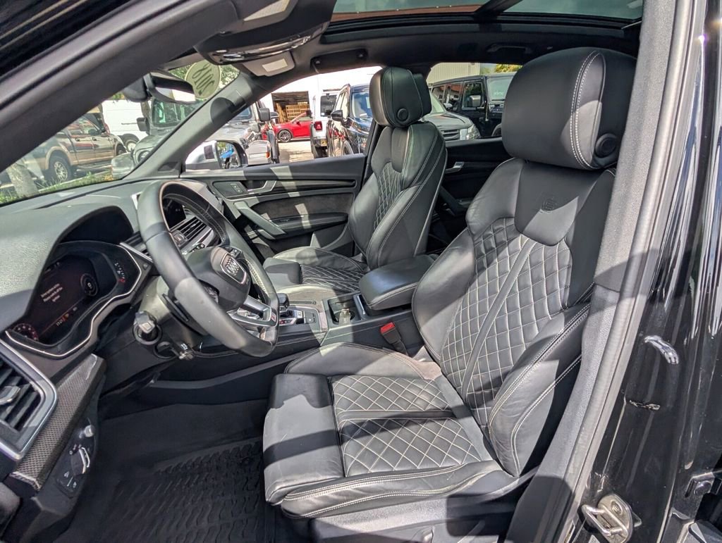 Used 2018 Audi SQ5 Prestige w/ Prestige Package image 11