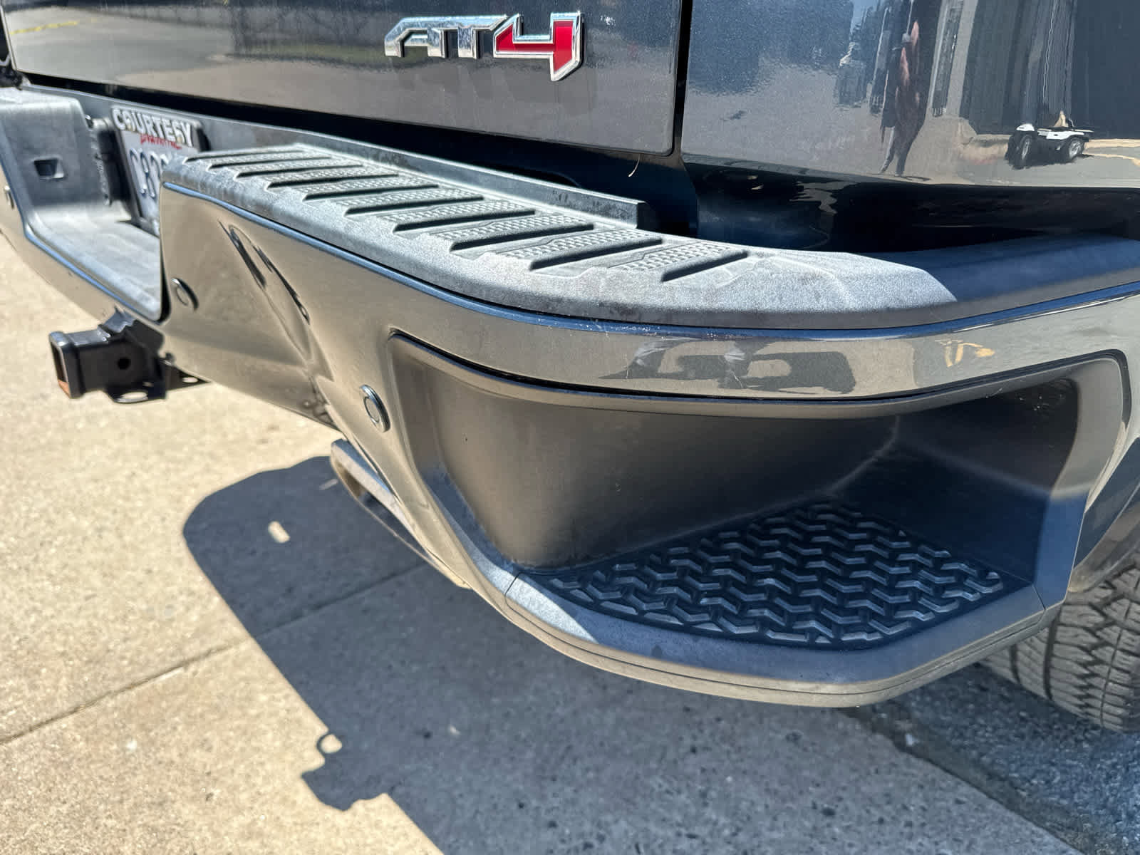 Used 2019 GMC Sierra 1500 AT4 w/ AT4 Premium Package image 3