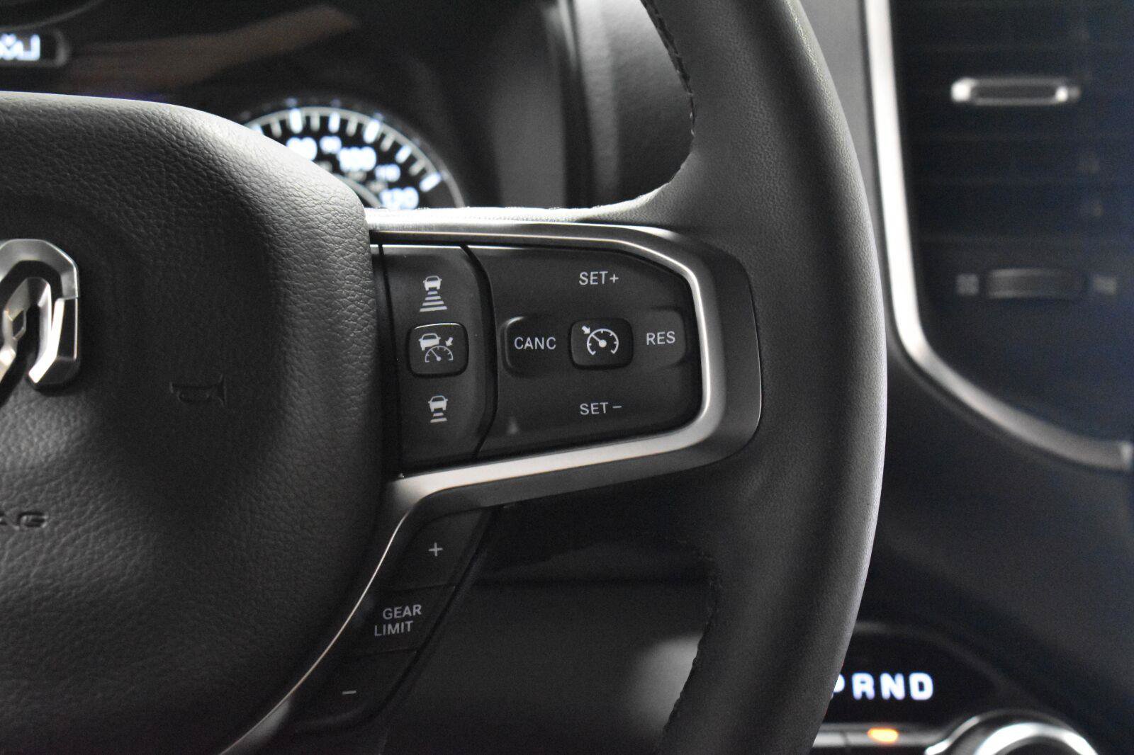 Used 2025 RAM 1500 Big Horn AWD/4WD image 8