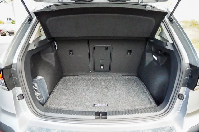 Certified 2025 Volkswagen Taos SE w/ Panoramic Sunroof Package image 27