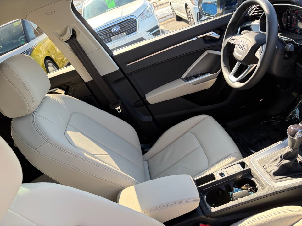 Used 2025 Audi Q3 2.0T Premium Plus w/ Premium Plus Package image 32