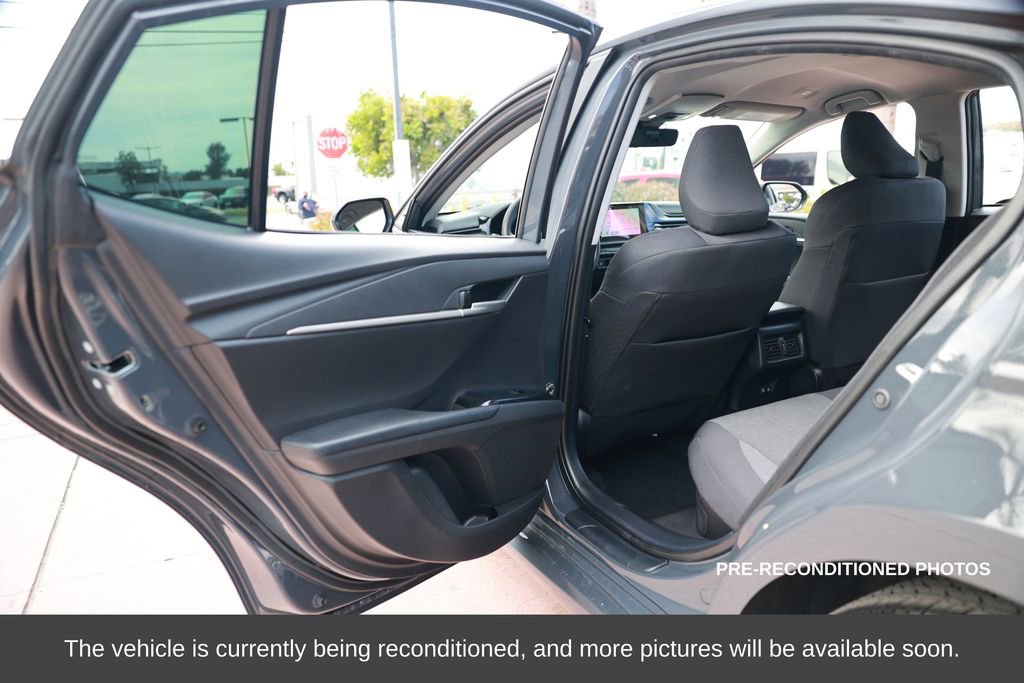 Used 2025 Toyota Camry LE w/ Convenience Package image 32