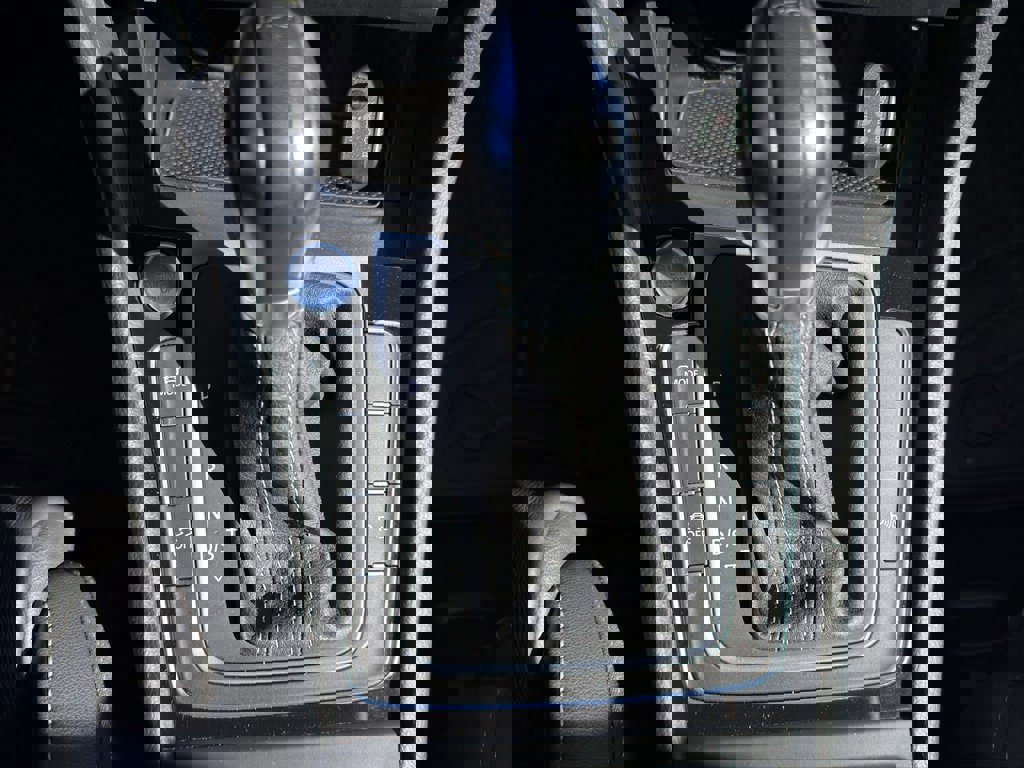 Used 2015 Volkswagen Golf R 4-Door image 17